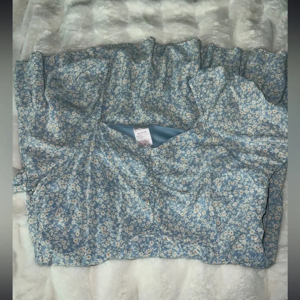 Baby blue dress with white daisy flower pattern - Picture 3 of 4